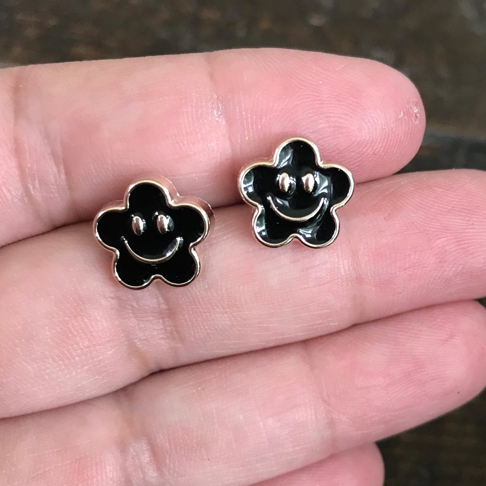 Little Button Smiley Face Enamel Pin Set
